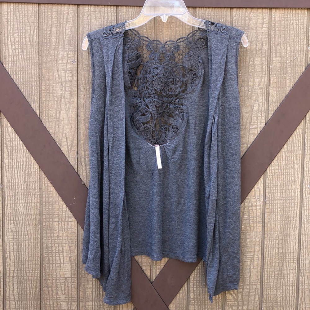Sleeveless Cardigan With Lace